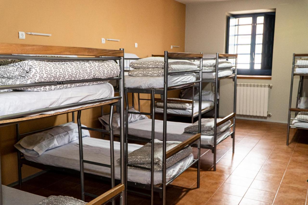 Albergue De Cuellar Bagian luar foto